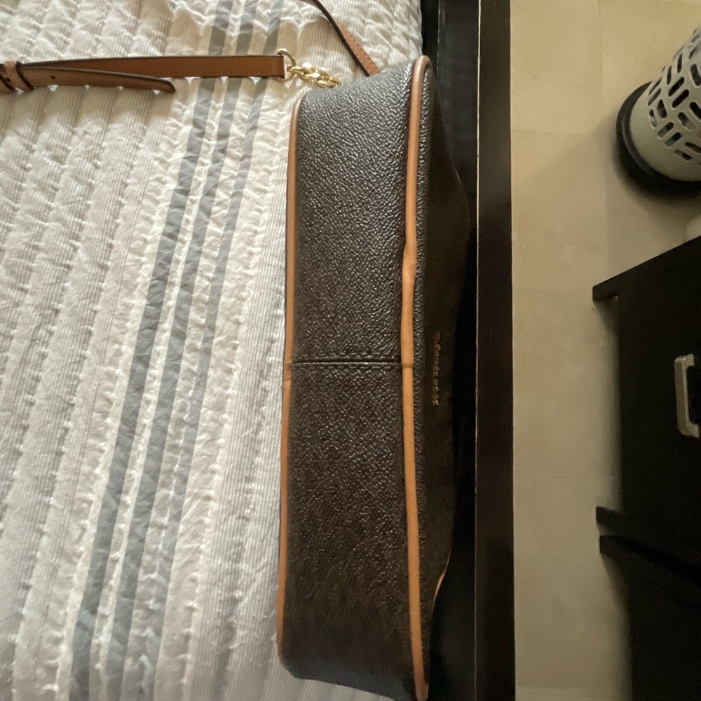 Michael Kors Crossbody - Picture 2 of 5